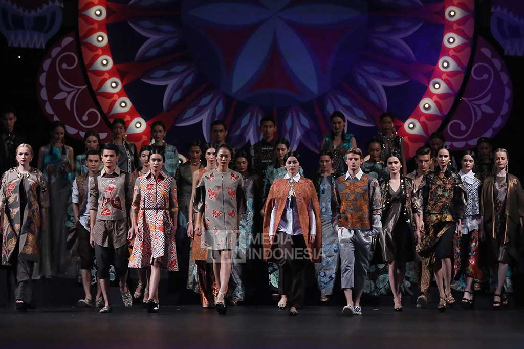 Pesona Batik Kudus Karya Denny Wirawan