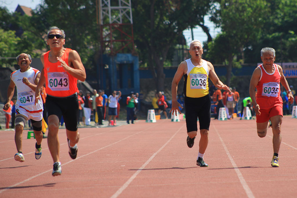 Ratusan Atlet Veteran Ikuti Kejurnas Atletik Master 2015