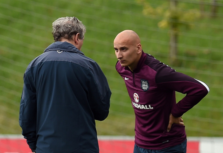 Rooney Menyamai Prestasi Charlton, Hodgson Justru Puji Shelvey