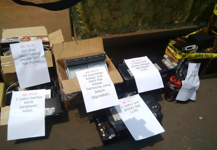 Polda Metro Garuk Distributor DVD Porno Beromzet Ratusan Juta
