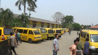 Dishub Pilih Kasih, Sopir Angkot di Serang Mogok