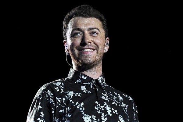 Sam Smith Nyanyikan Soundtrack James Bond? 