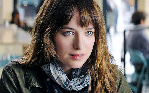 Dakota Johnson Ragu Bintangi Sekuel Fifty Shades of Grey