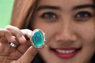 Peraih Medali PON XIX 2016 Akan Diberi Batu Akik