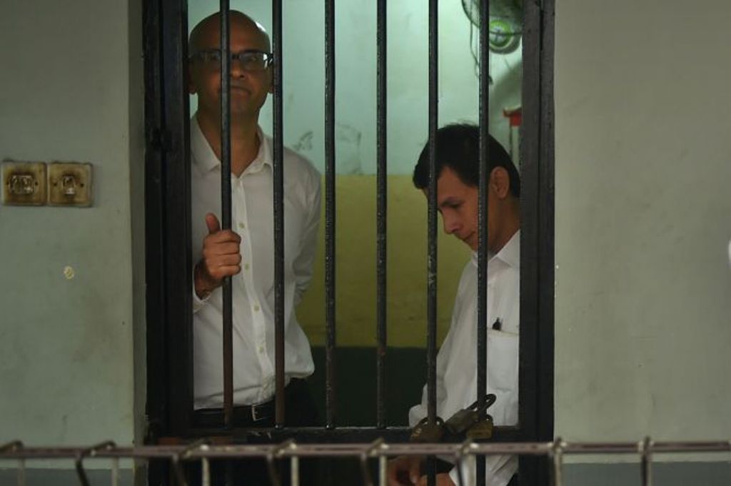 Dua guru JIS, Neil Bantleman dan Ferdinant Tjong, yang dibebaskan. Foto: Antara