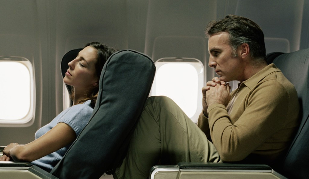 Etika saat bepergian dengan pesawat. (Foto:huffingtonpost)