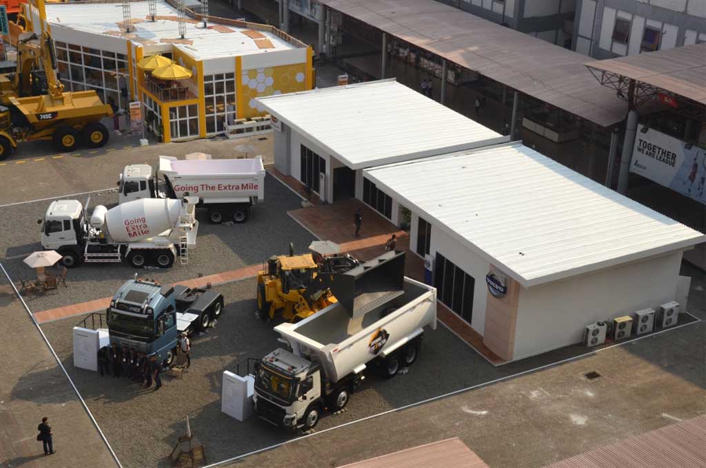 Volvo Trucks tunjukan komitmennya di pasar kendaraan komersial di Indonesia. Volvo Trucks