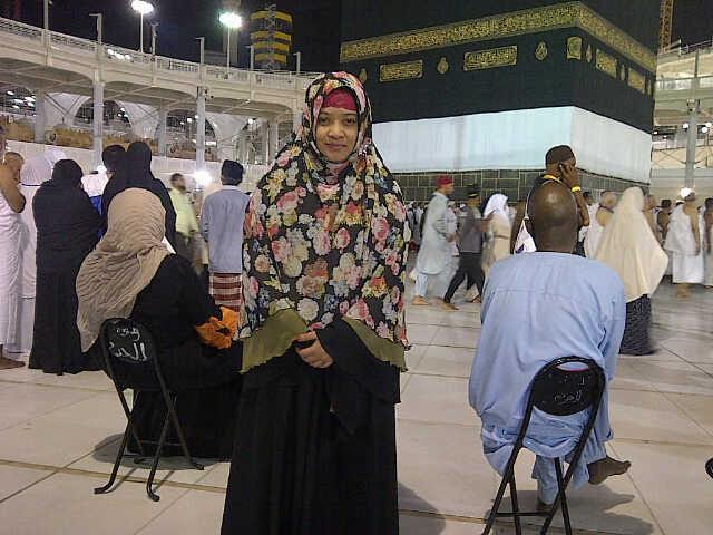 Jemaah Tetap Beribadah Walau ada Insiden Crane Jatuh