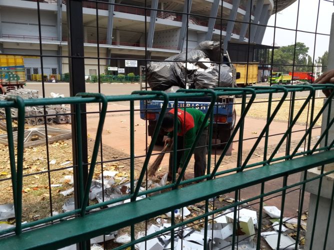 Konser Bon Jovi, Petugas Kebersihan Diupah Rp30.000