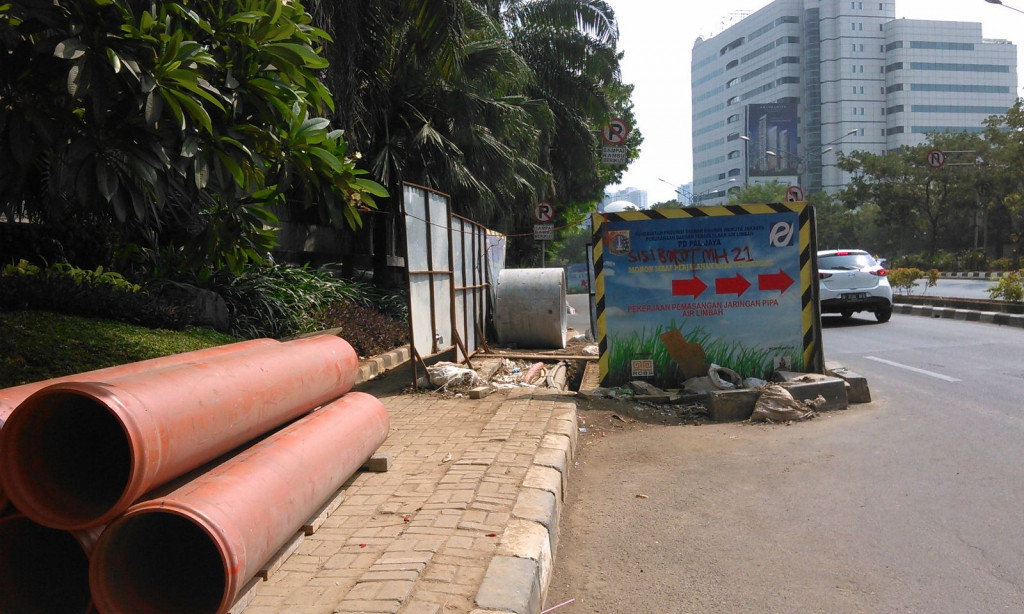 Penyebab Proyek Pemasangan  Pipa  Limbah di  Rasuna Said 