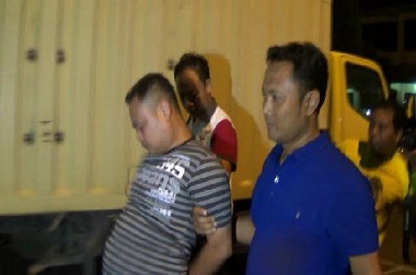 Seorang 'Wartawan' Dibekuk saat Berbelanja bersama Pacar  