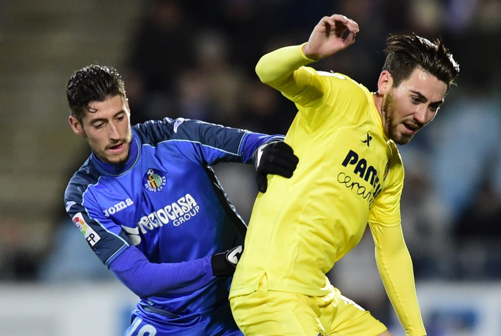 Gelandang Villareal, Moi Gomez (kanan). (AFP PHOTO/ JAVIER SORIANO)
