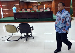 Saksi Akui Bupati Morotai Serahkan Uang Rp3 Miliar ke Akil Mochtar