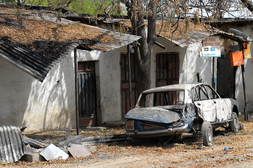 Kerusakan yang ditimbulkan Boko Haram di Fotokol, Kamerun, 17 Februari 2015. (Foto: AFP / Reinnier KAZE)