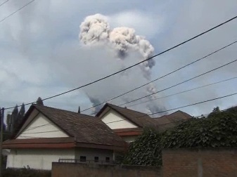 Erupsi Cukup Keras Gunung Sinabung Pagi Ini 