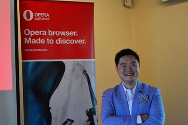 Ingin Beli Aplikasi Pakai Potong Pulsa? Coba Opera Subcription Mobile Store