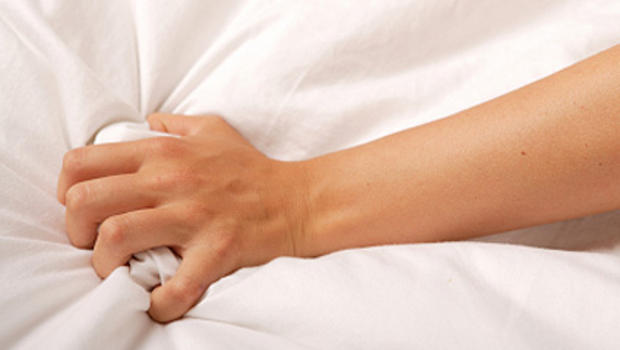 Penyebab dan Cara Mengatasi Seks yang Menyakitkan