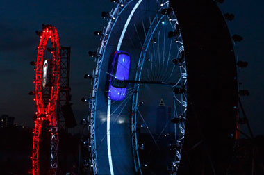 Jaguar F-Pace Pecahkan Rekor Putaran 360 Derajat 