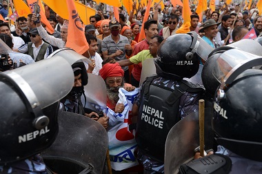 Demo Berdarah, Polisi Nepal Tembak Mati Bocah Empat Tahun