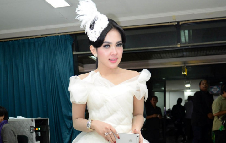 Syahrini Ditertawai Bule di New York