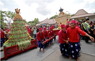 4 Gajah Meriahkan Prosesi Grebeg Keraton di Yogyakarta