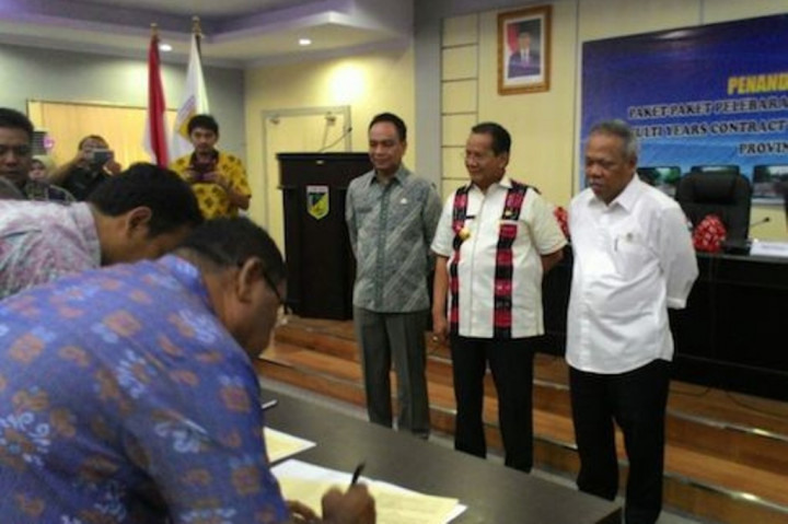Menteri PU-Pera Teken 5 Kontrak Rp1,3 Triliun