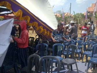 Tenda Pertemuan Bupati Pamekasan Roboh, Tamu Kocar-kacir