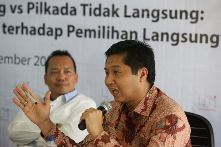 Maruarar Sirait Memantau Langsung Laga Persebaya vs Sriwijaya