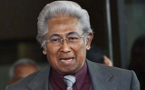 Adnan Buyung Nasution Dirawat di  ICCU