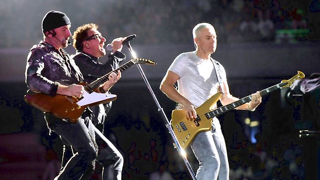 Penonton Konser U2 di Stockholm Dievakuasi karena Alasan Keamanan