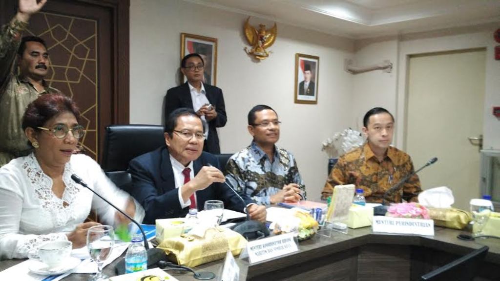 Menko Maritim dan Sumber Daya Rizal Ramli (kedua dari kiri) (Foto: MTVN/Annisa Ayu Artanti)