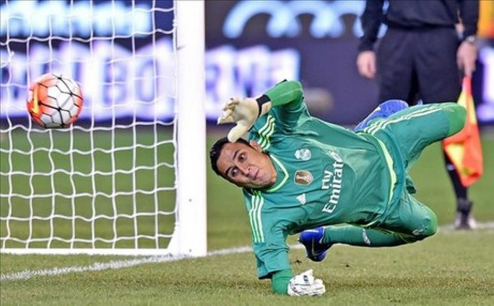 Keylor Navas Menangis Saat Gagal Hengkang ke Manchester United