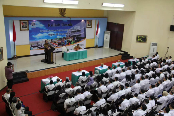 Menaker: Gaji TKA Pakai Rupiah  