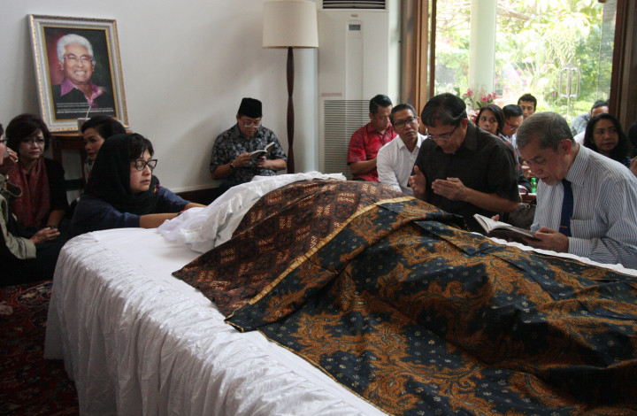 Sosok Bang Buyung di Mata Akbar Tandjung 