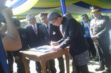 HUT ke-205 Kota Bandung, PT Pos Luncurkan Perangko Spesial 