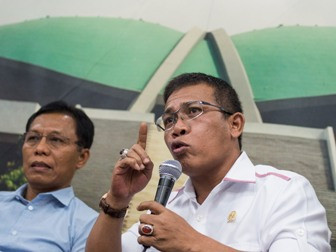 Pimpinan Banyak ke Luar Negeri, Pekerjaan DPR Terbengkalai