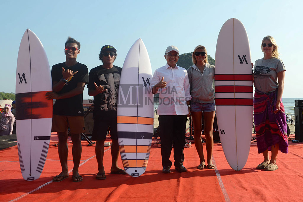 Pulau Merah International Surfing Competition Dibuka