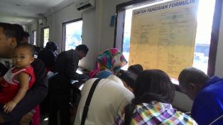 Warga Kota Bandung Bisa Buat SIM secara <i>Online</i>