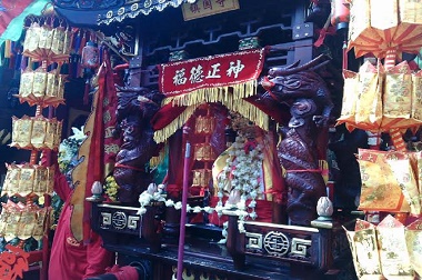 Perayaan Tiong Ciu di Solo Meriah