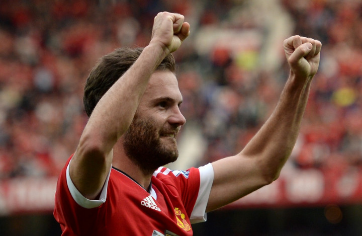 Mata Semringah MU Pimpin Puncak Klasemen