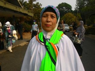 Ke Bandara, Keluarga Ingin Pastikan Jemaah Haji Tiba dengan Selamat