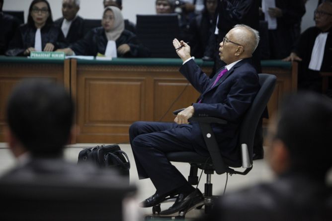 Jaksa Putar Hasil Sadapan, Kaligis Tak Terima