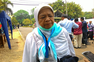 Enok Bersyukur Tiba di Tanah Air Lebih Awal