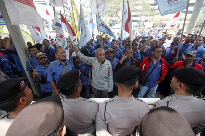 Pekerja Wajib Mendapat Perlindungan Sosial