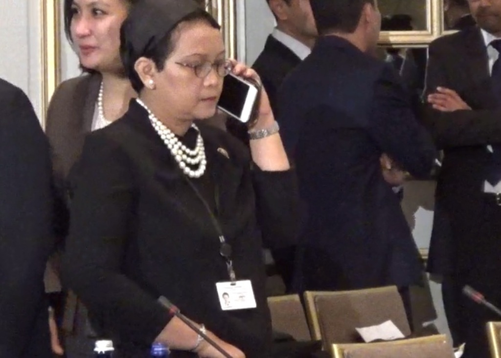Menlu Retno Marsudi di tengah pertemuan ASEAN-AS (Foto: Fajar Nugraha/MTVN)