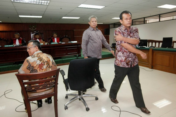 Gerry di Tangkap KPK, Hakim PTUN Sembunyikan Uang Suap