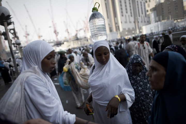 3,5 Ton Air Zamzam Milik Jemaah Haji Asal Indonesia Disita Petugas Jeddah