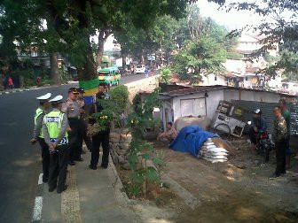 Jelang Relokasi Warga Cikapundung, Polisi Berjaga-jaga