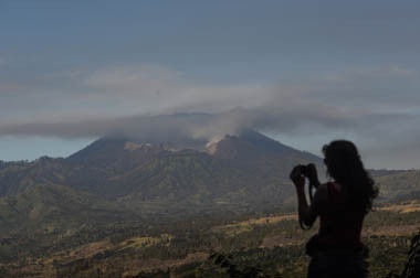 Jalur Pendakian Gunung Ijen Ditutup Sementara