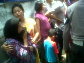 Dialog dengan Emil, Tiga Ibu Pingsan